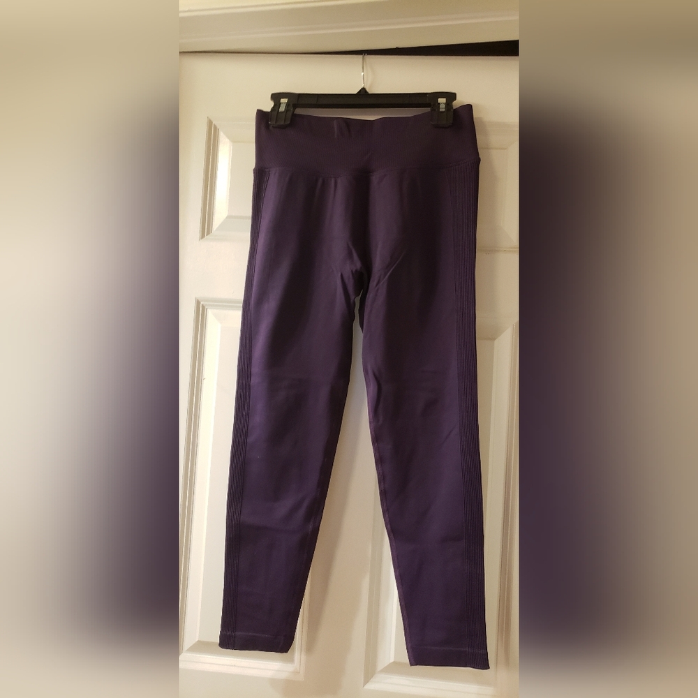 Amazon YEOREO Scrunch Butt Lift Seamless Mid Low Waist Leggings - Purple